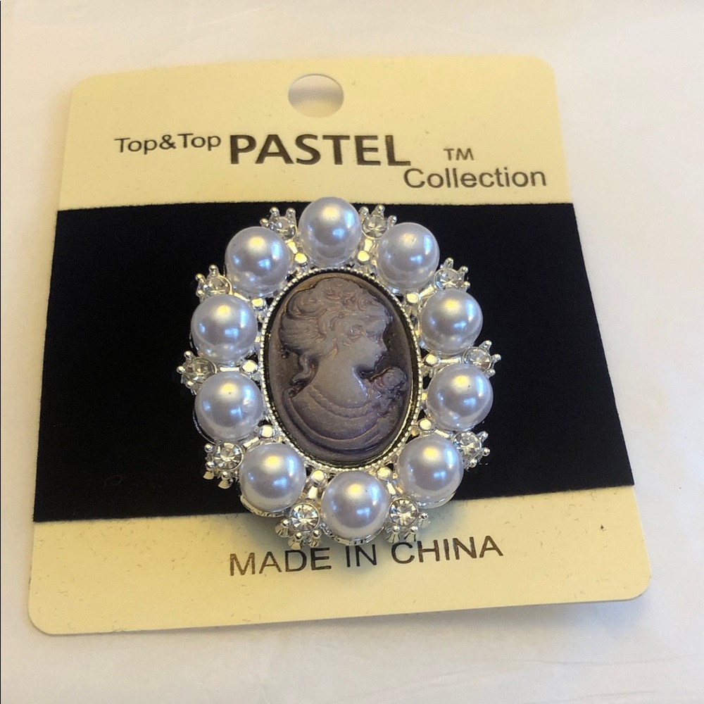 New Pastel Collection Purple  Cameo Brooch with Pearls